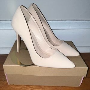 Women’s Nude Pointed Toe Heels Pumps Size 9